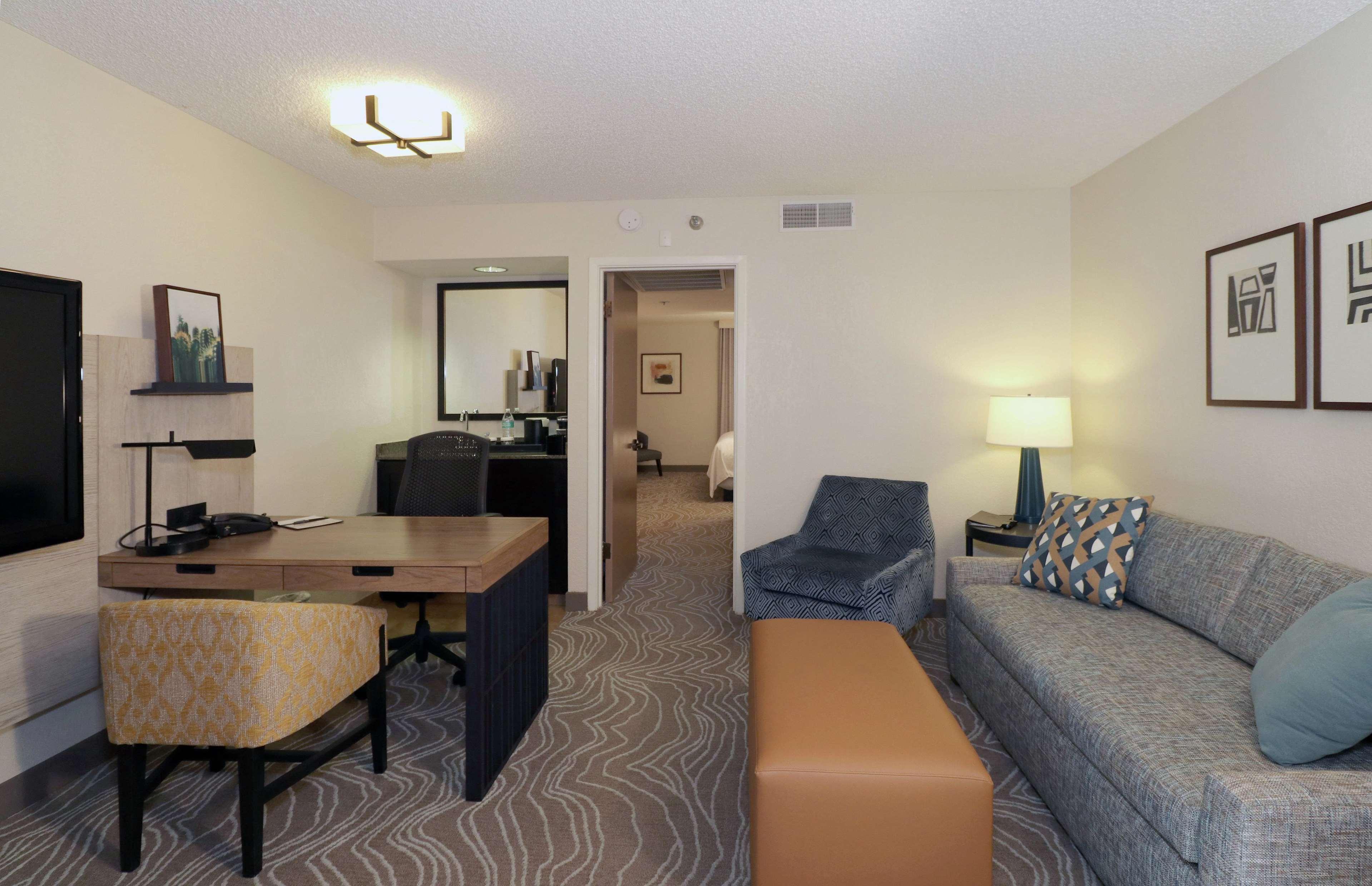 Embassy Suites By Hilton Phoenix Темпе Екстериор снимка