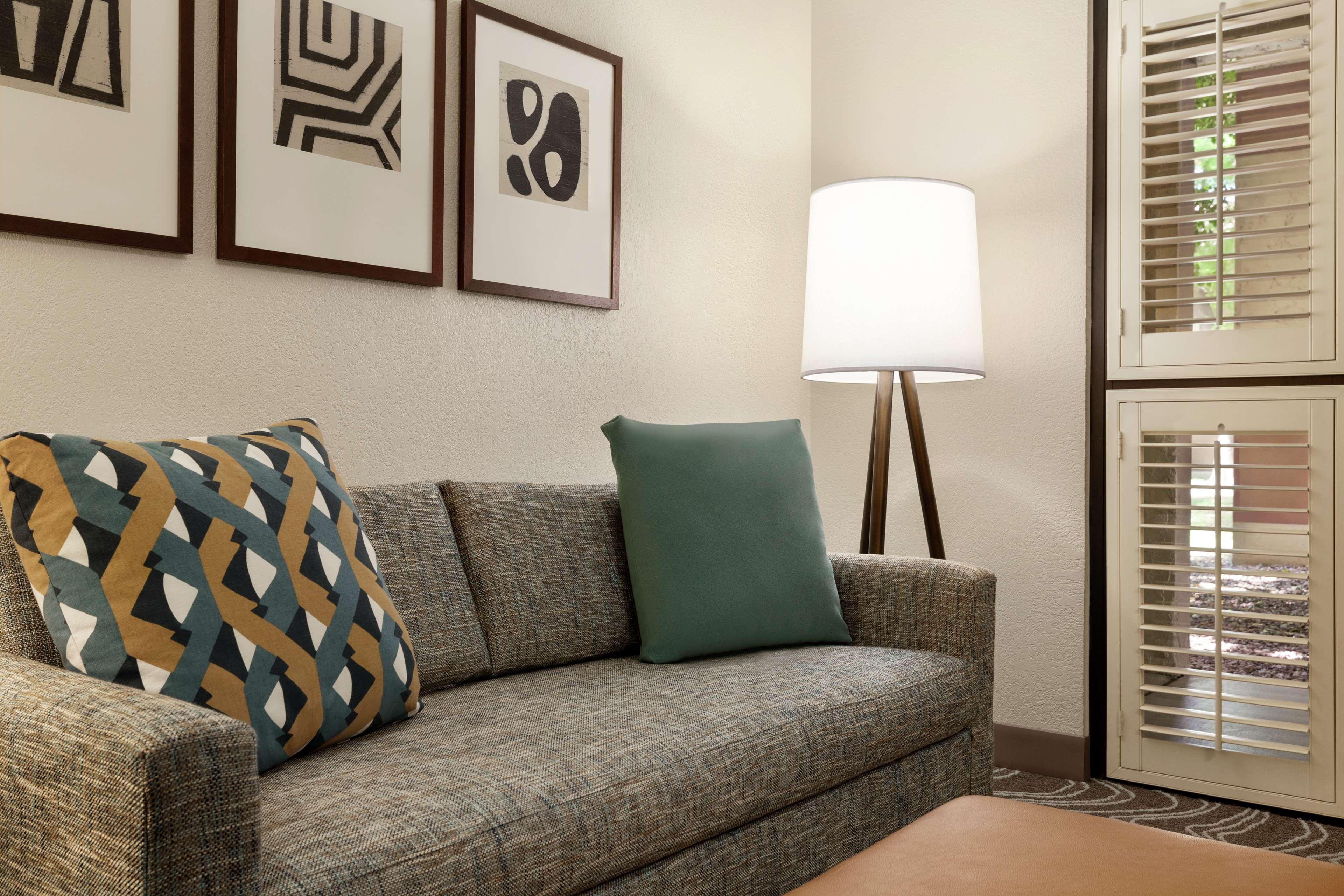 Embassy Suites By Hilton Phoenix Темпе Екстериор снимка
