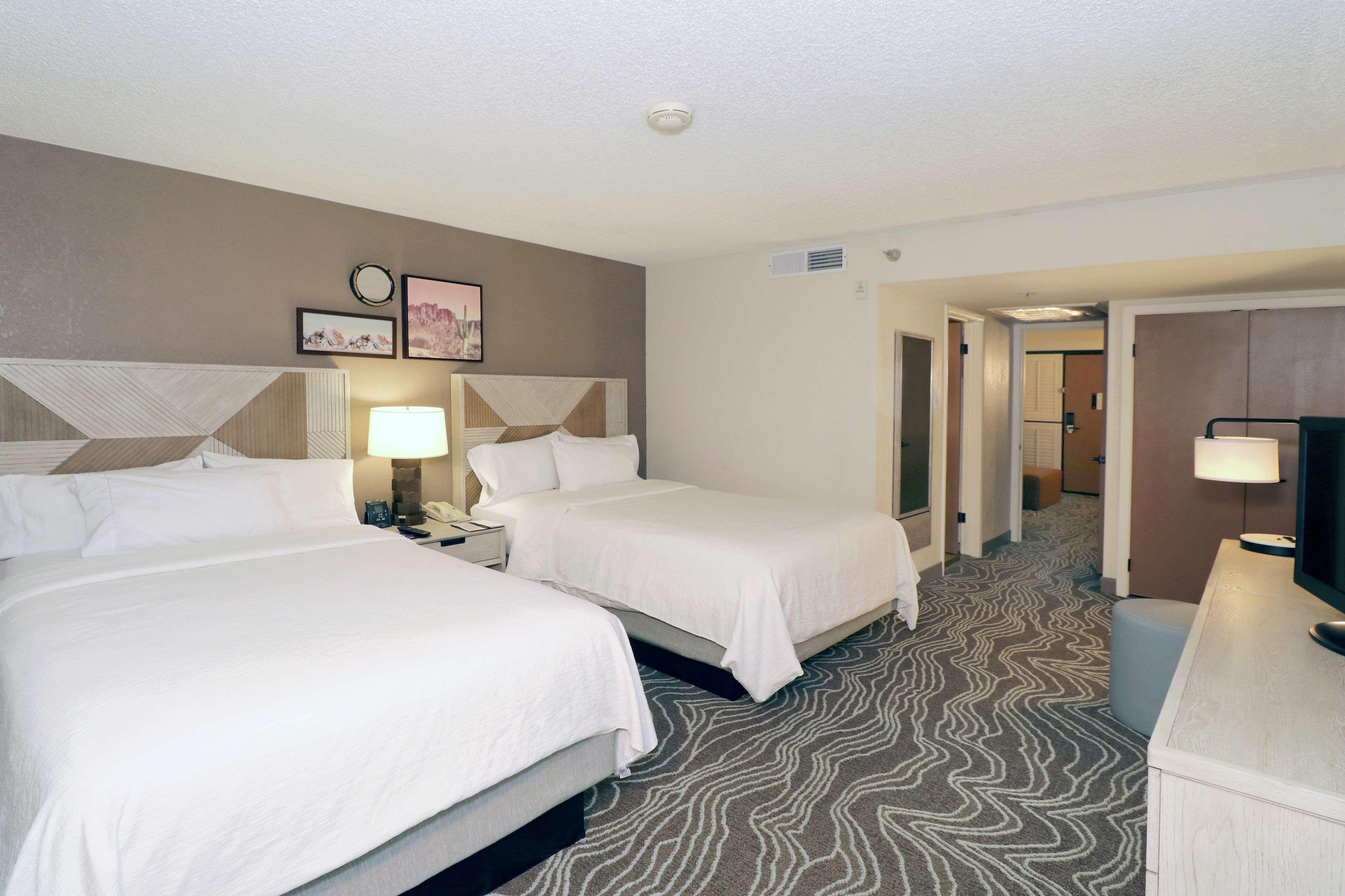 Embassy Suites By Hilton Phoenix Темпе Екстериор снимка