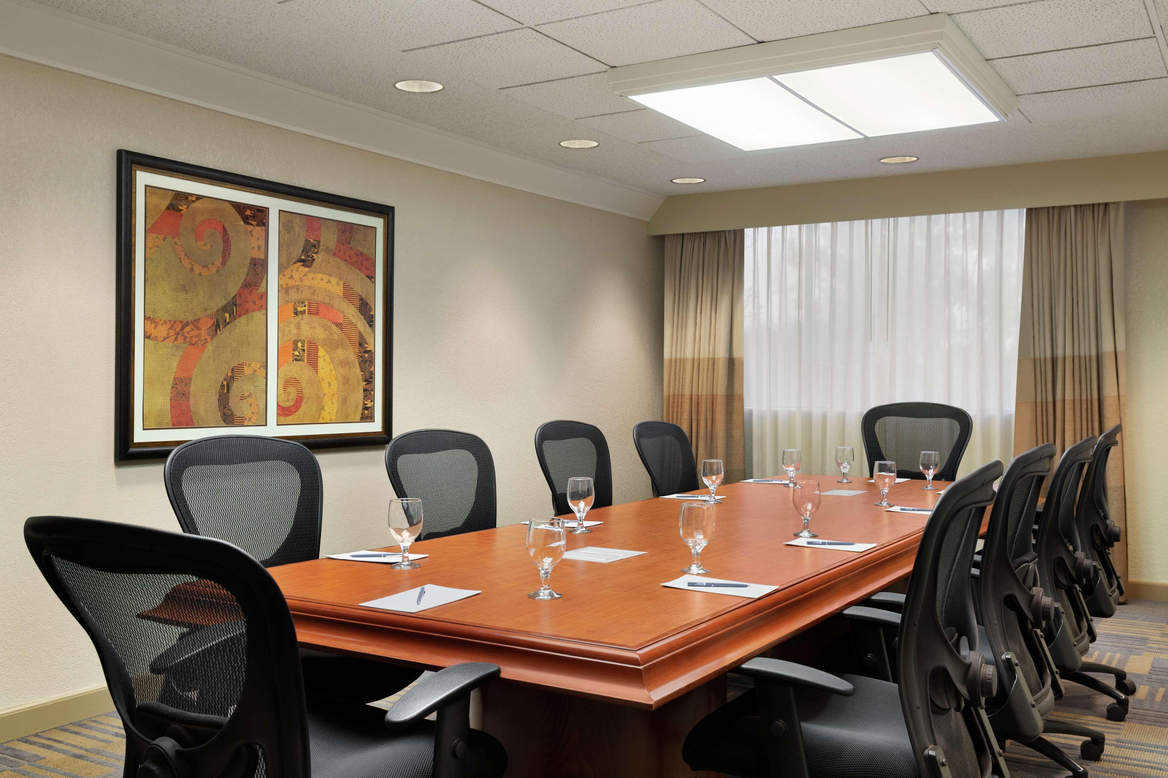Embassy Suites By Hilton Phoenix Темпе Екстериор снимка