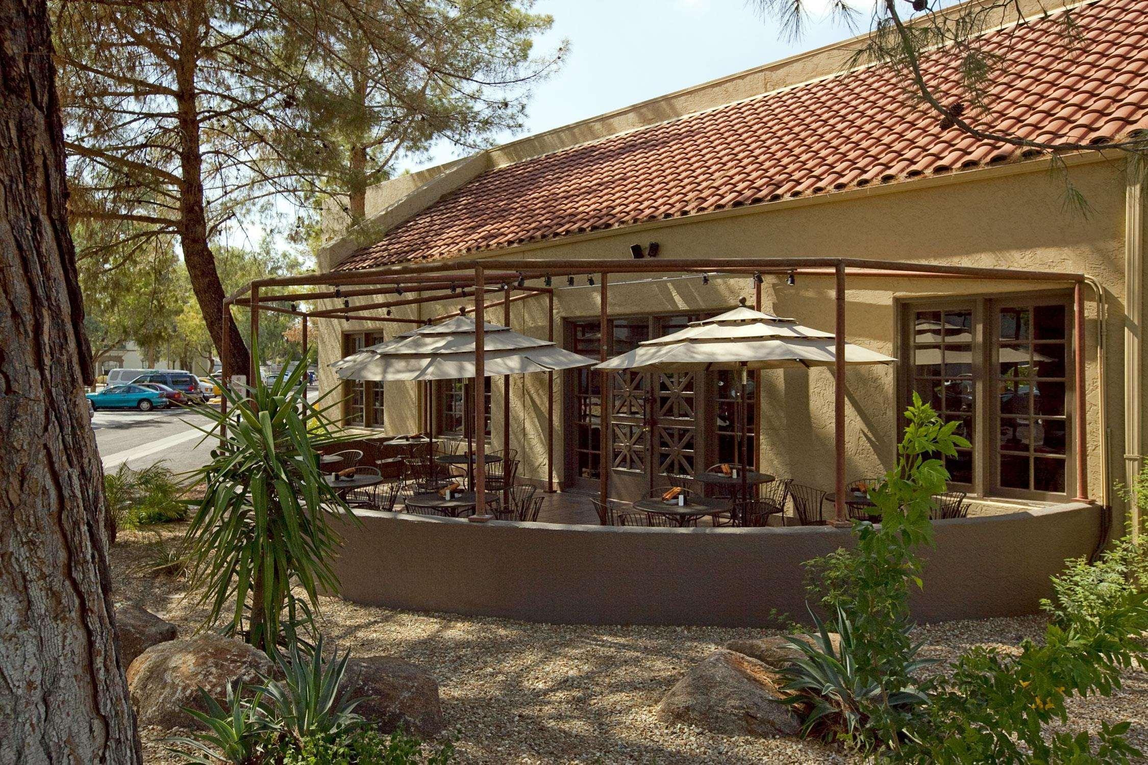 Embassy Suites By Hilton Phoenix Темпе Екстериор снимка