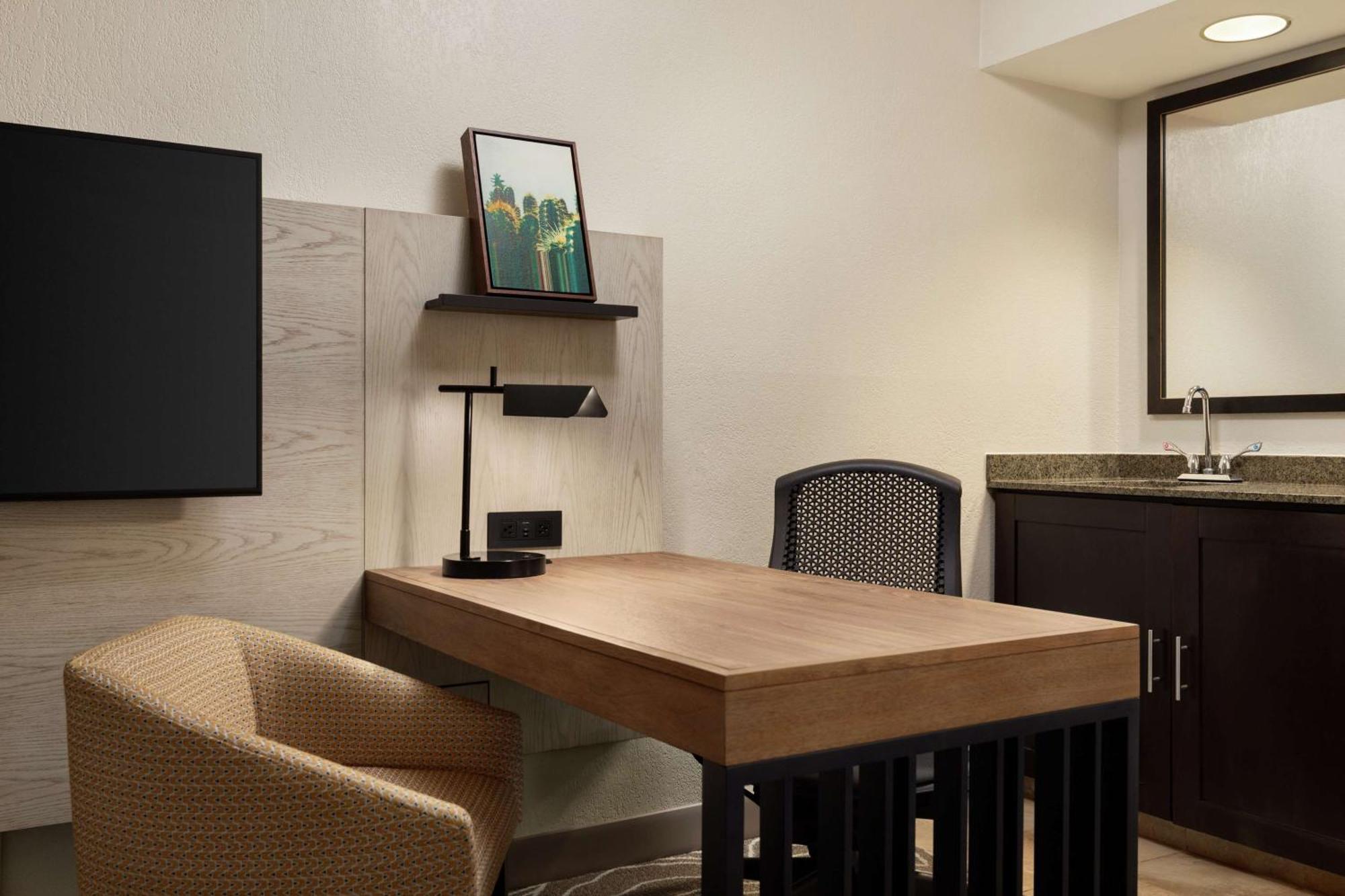 Embassy Suites By Hilton Phoenix Темпе Екстериор снимка