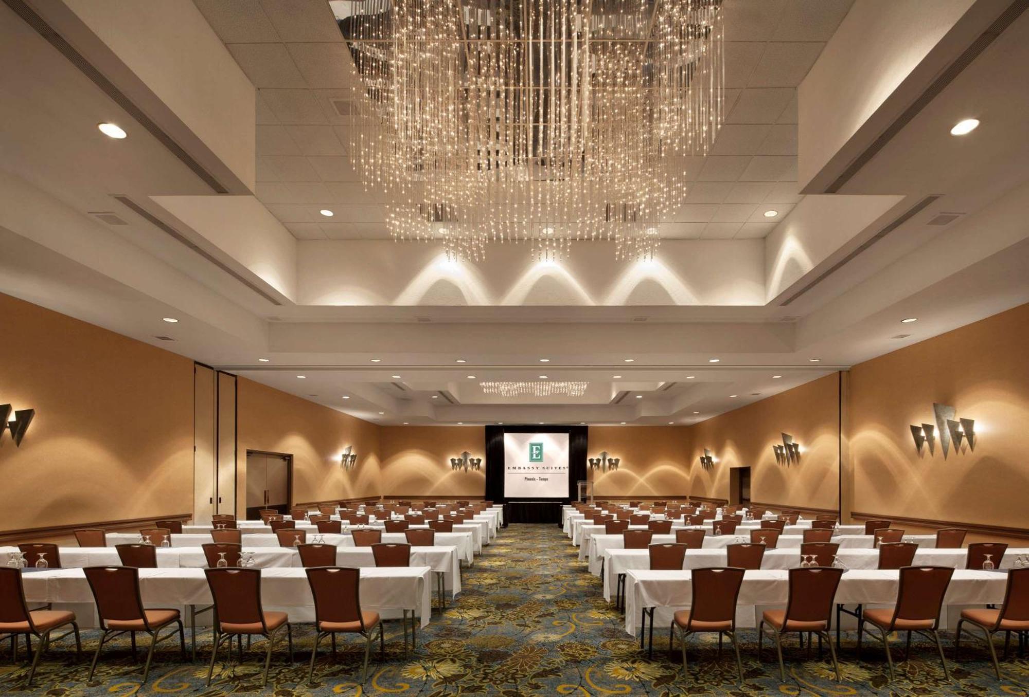 Embassy Suites By Hilton Phoenix Темпе Екстериор снимка