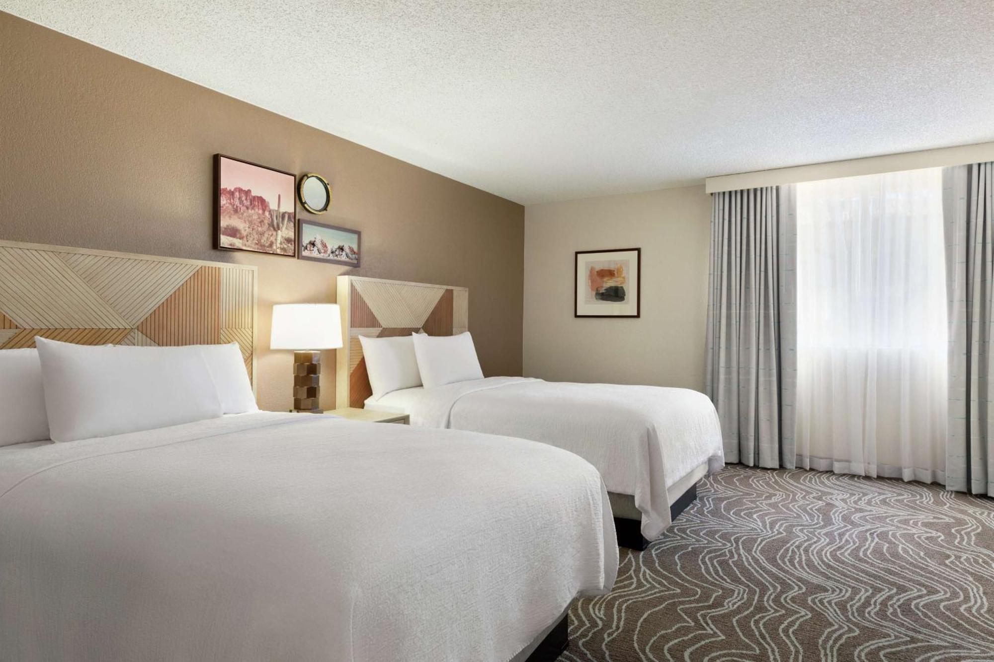 Embassy Suites By Hilton Phoenix Темпе Екстериор снимка