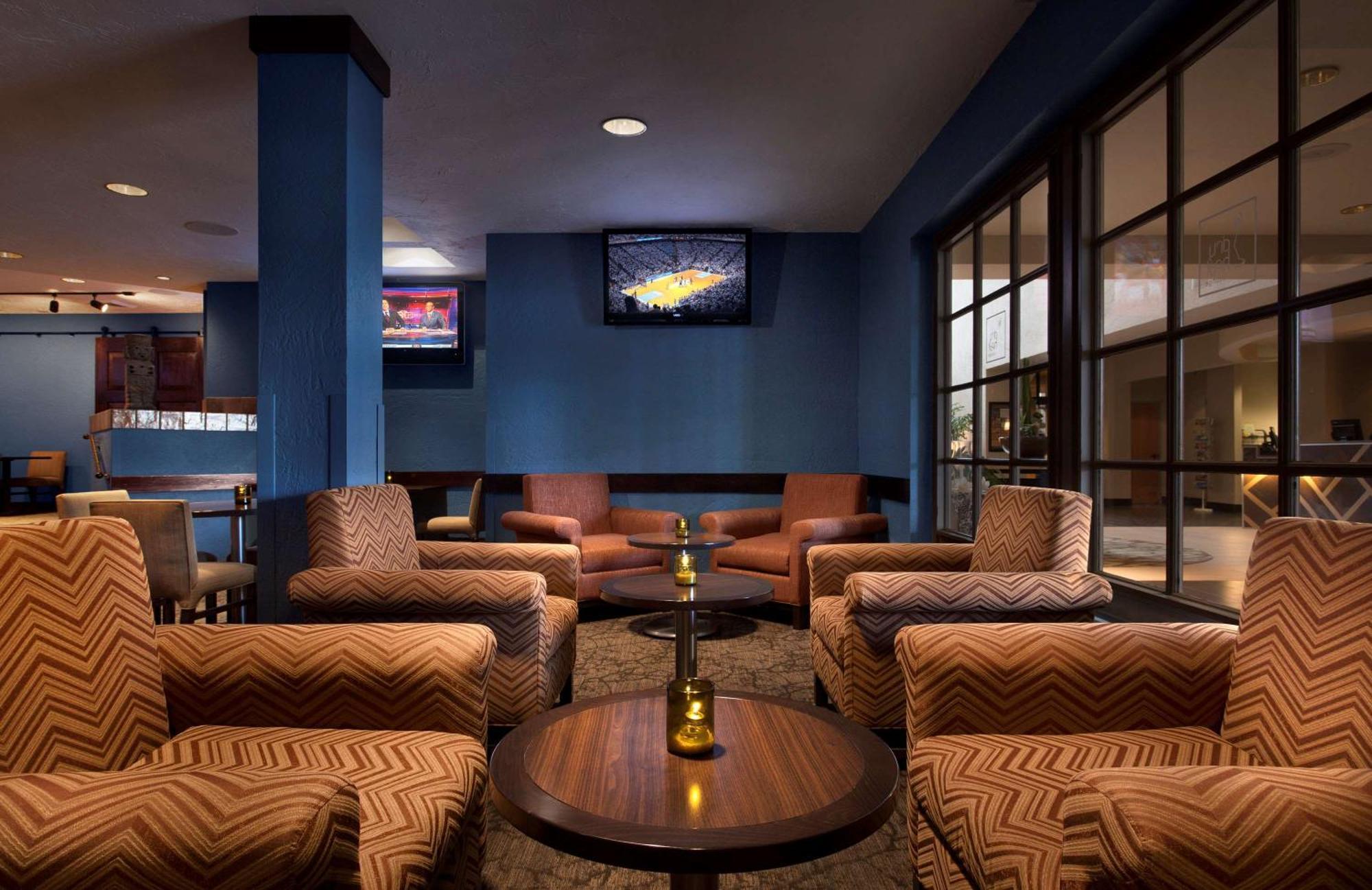 Embassy Suites By Hilton Phoenix Темпе Екстериор снимка