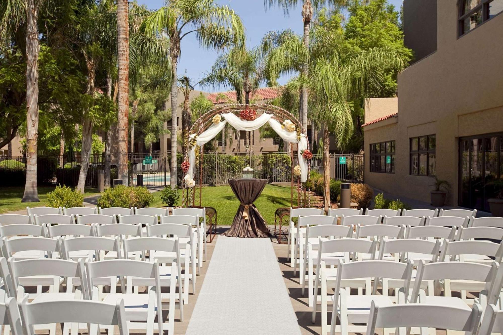 Embassy Suites By Hilton Phoenix Темпе Екстериор снимка